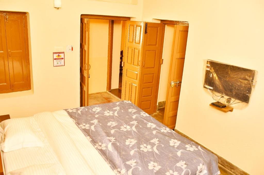 Standard Family Room room - Image 1