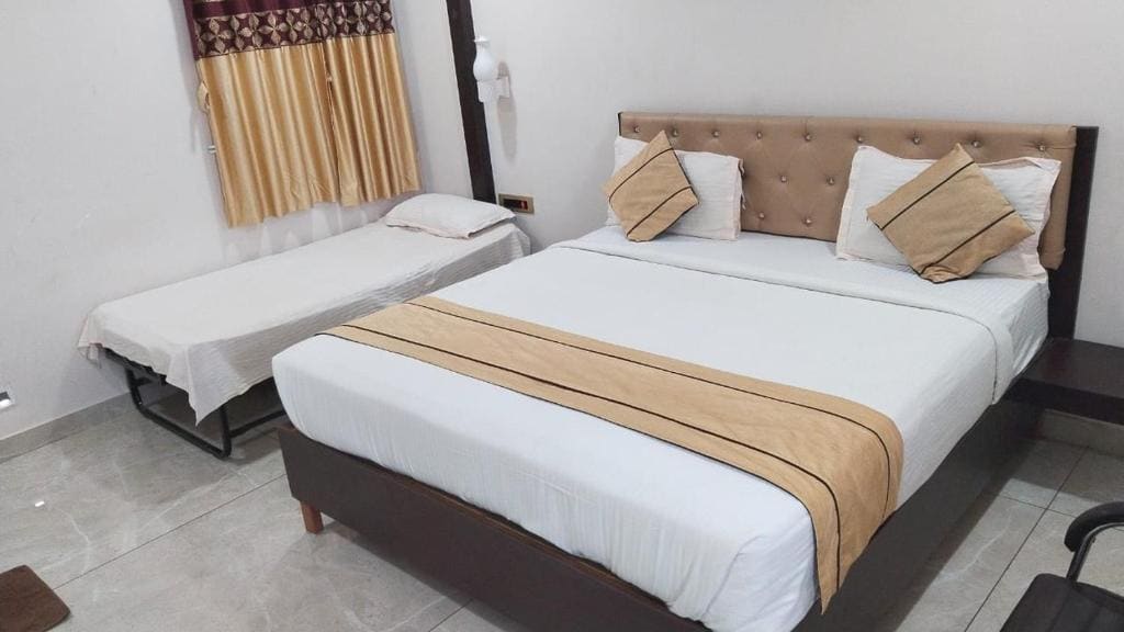 Deluxe Triple Room room - Image 2
