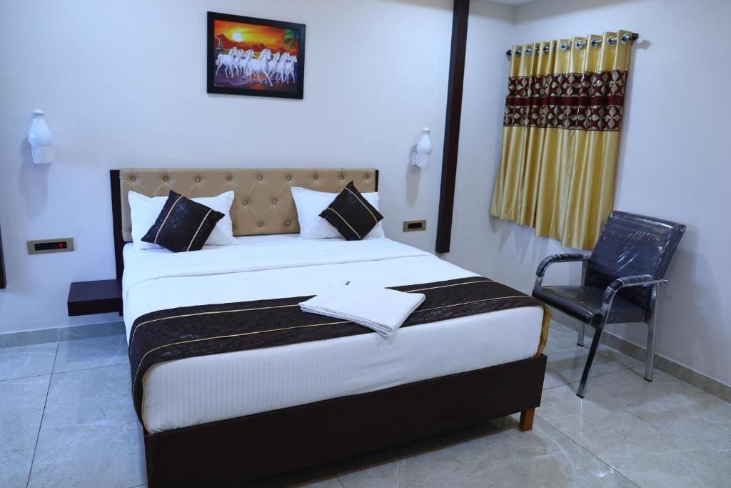 Standard King Room room - Image 2