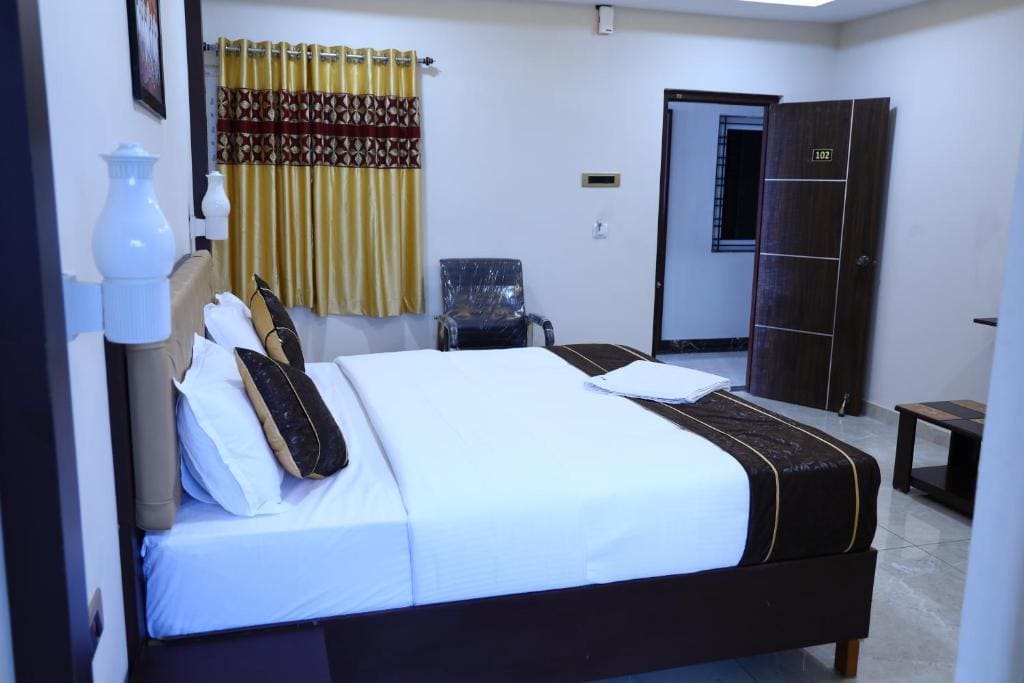 Standard King Room room - Image 1