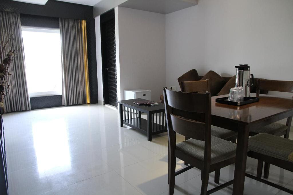 Family Room (4 Adults + 2 Children) room - Image 2
