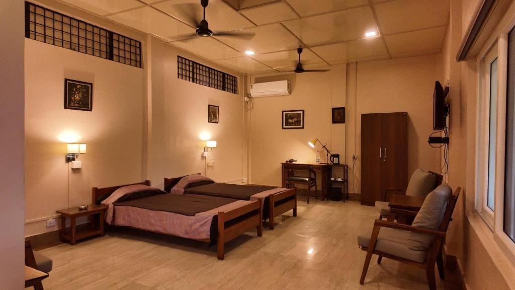 Double Room with Garden View room - Image 3