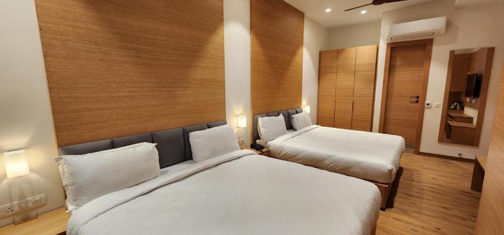 Family Room room - Image 3