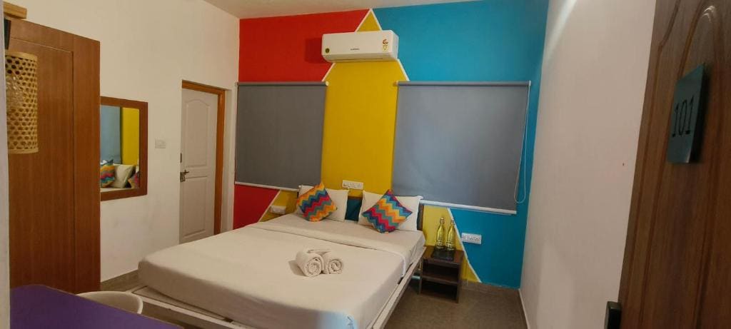 Deluxe Private A/C Room with Ensuite Bathroom room - Image 3