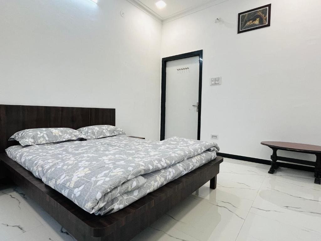 Double Room with Mountain View room - Image 1