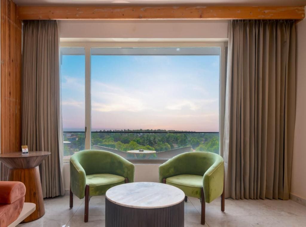 Premium Sea View Room room - Image 3