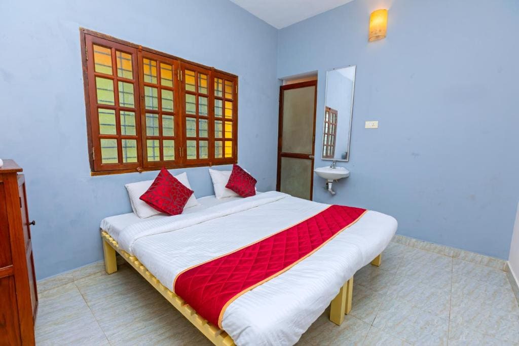 Economy Double Room room - Image 2