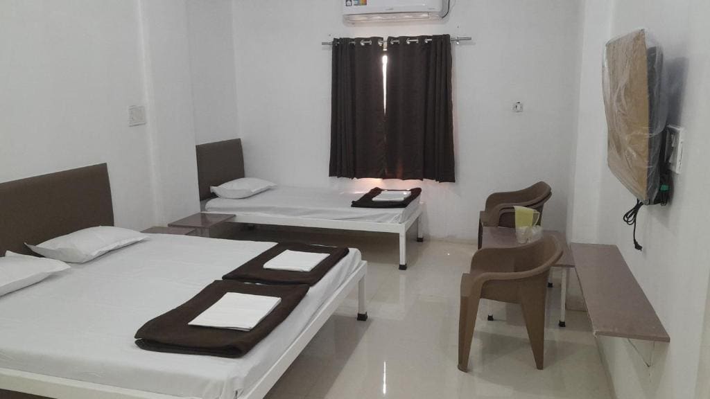 Deluxe Triple Room room - Image 1
