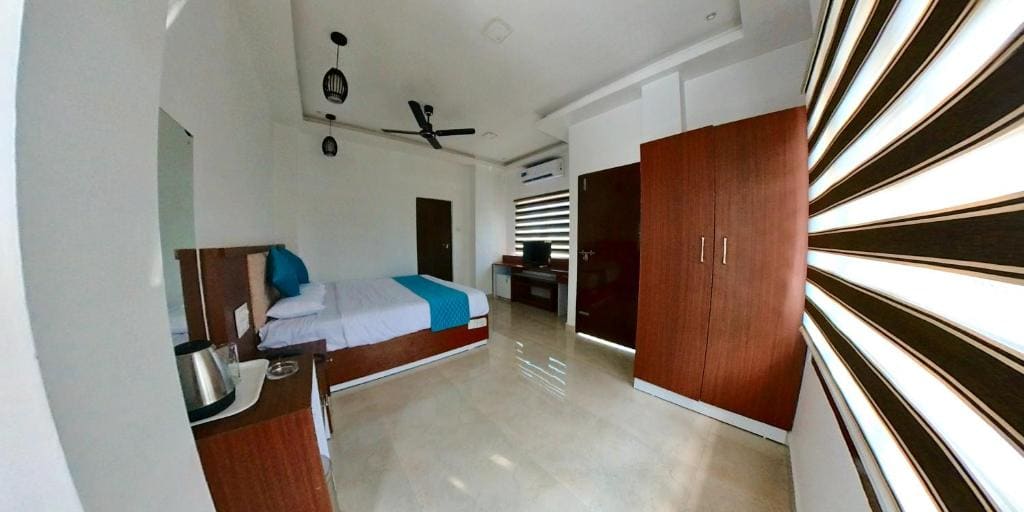 King Room with Balcony room - Image 1