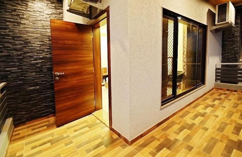 King Room with Balcony room - Image 1