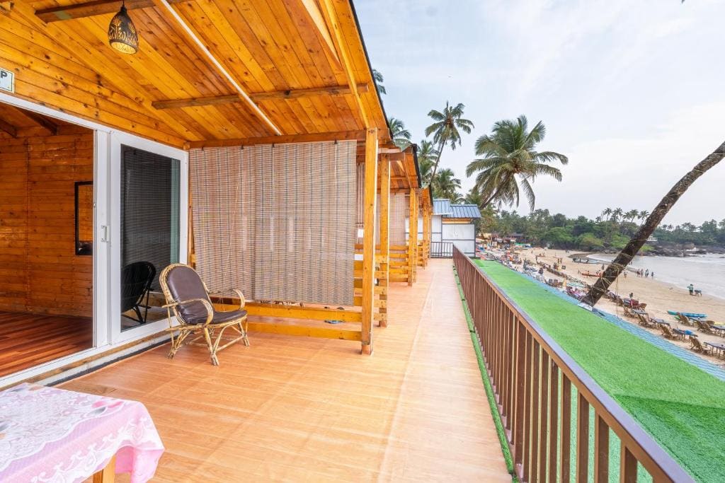 Deluxe Double Room with Balcony and Sea View room - Image 2