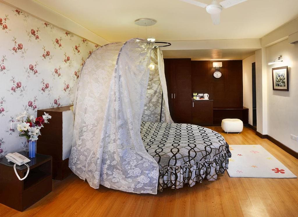 Honeymoon Special room - Image 2
