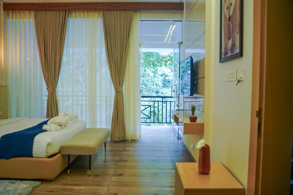 King Room with Pool View room - Image 3