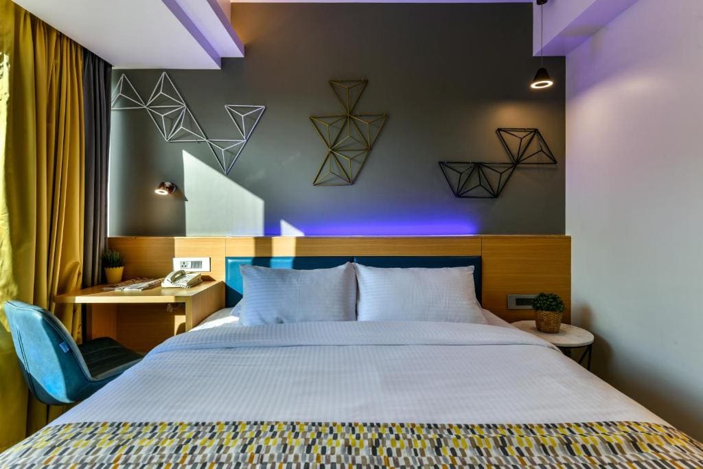 Cozy Double Bed room - Image 3