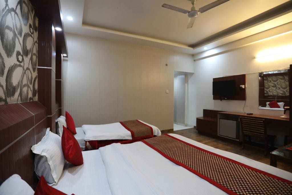 Classic Triple Room room - Image 3