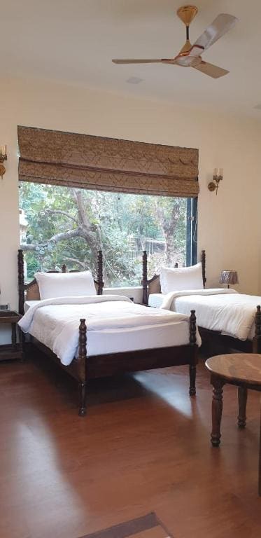 Deluxe Twin Room room - Image 1