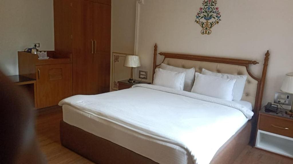 Double Room with Garden View room - Image 2