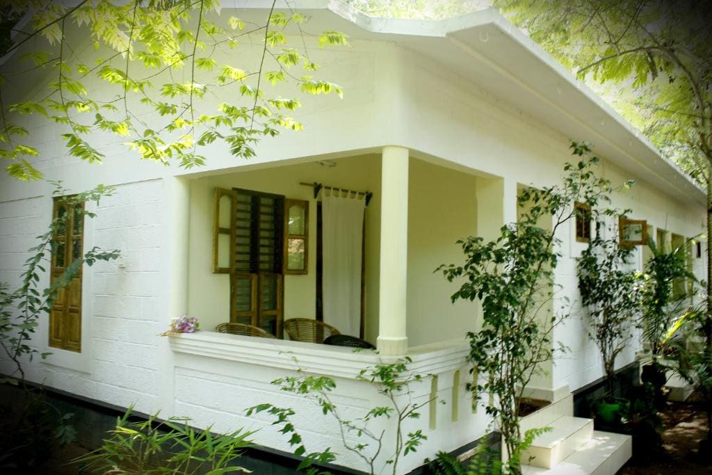Cottage With Fan room - Image 3