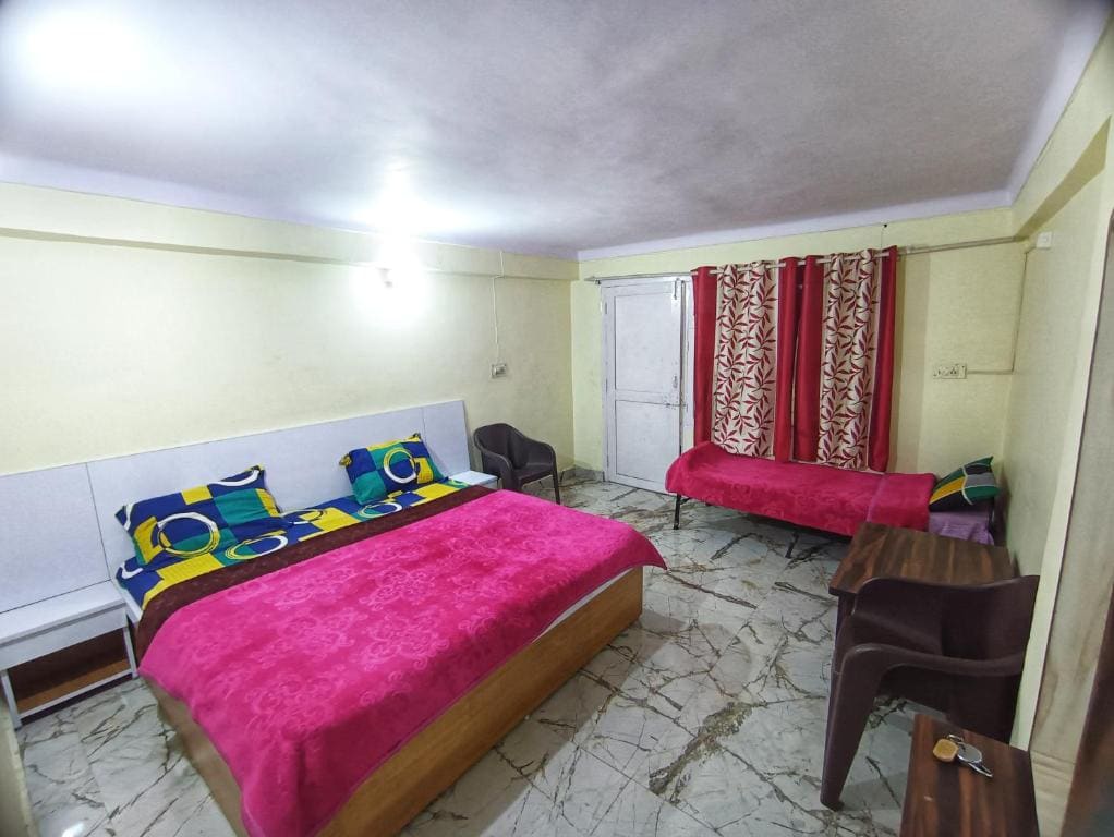 Family Room with Bathroom room - Image 2