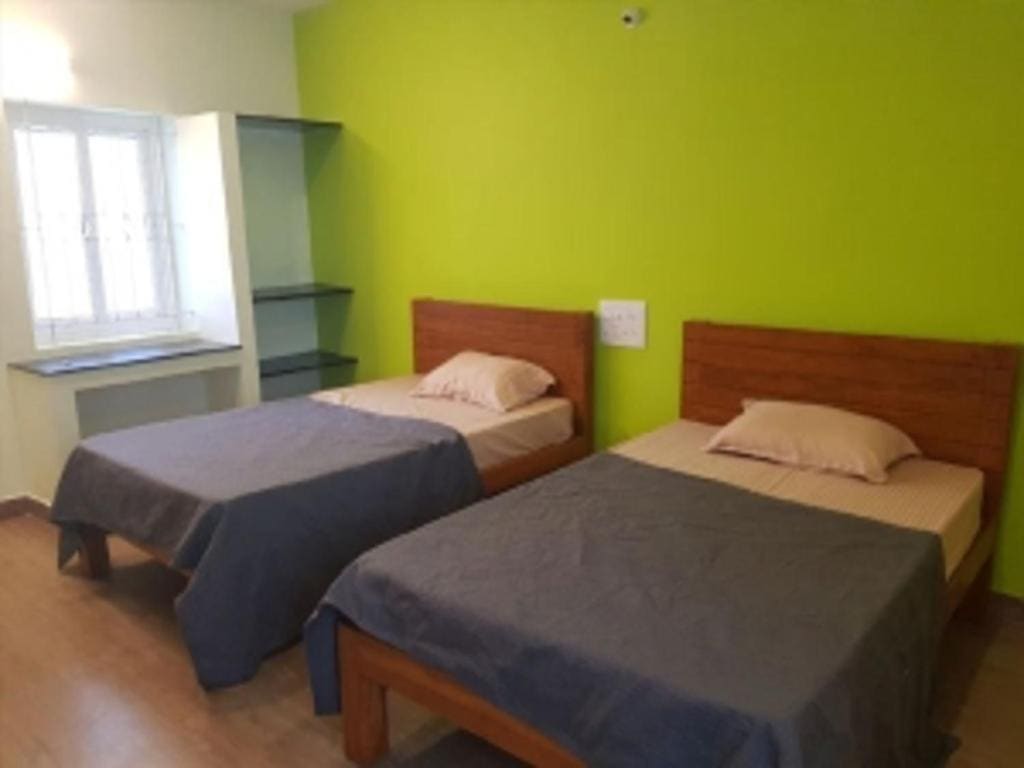 Family Room room - Image 2