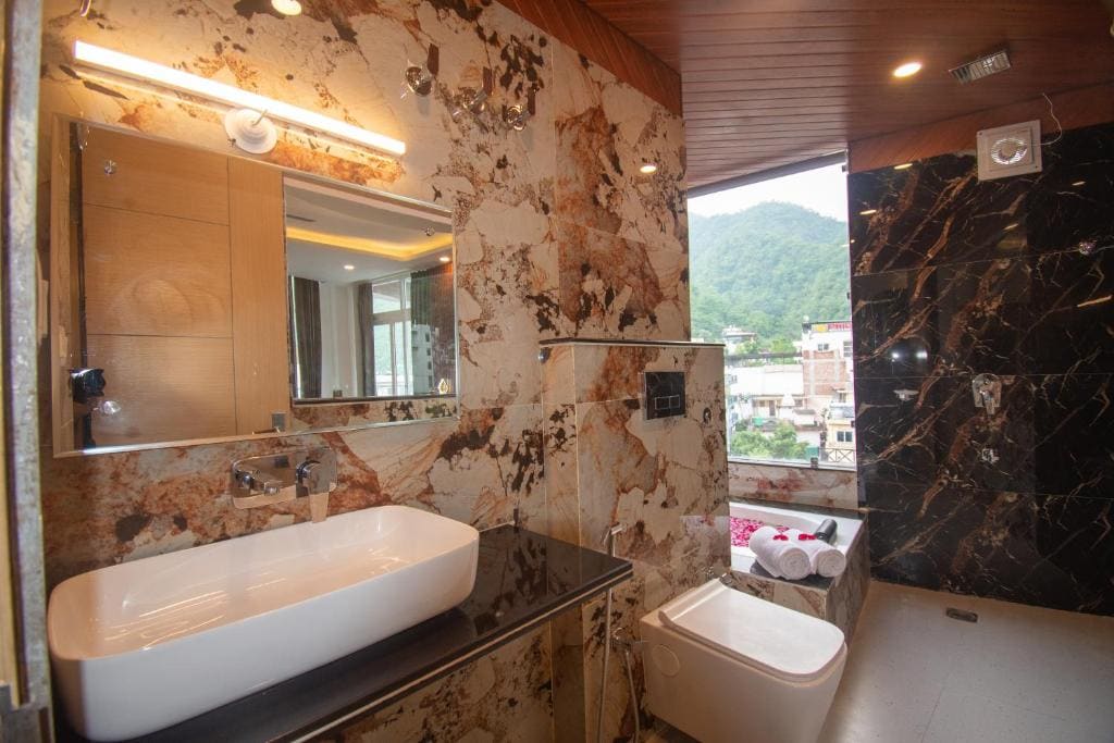 Suite with Balcony room - Image 2