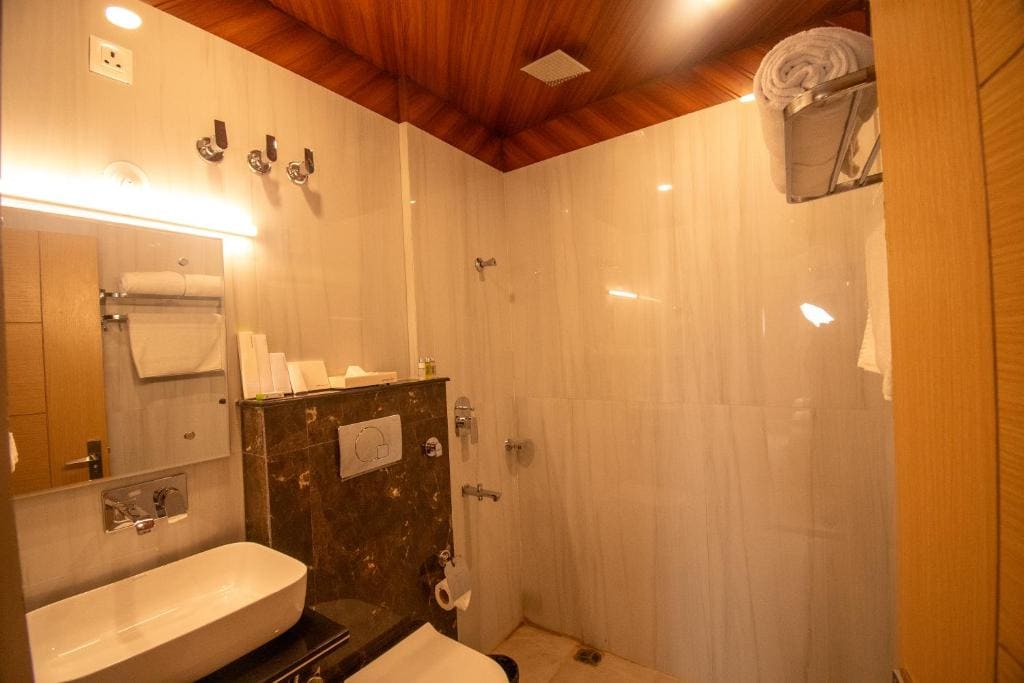 Superior Double Room room - Image 3