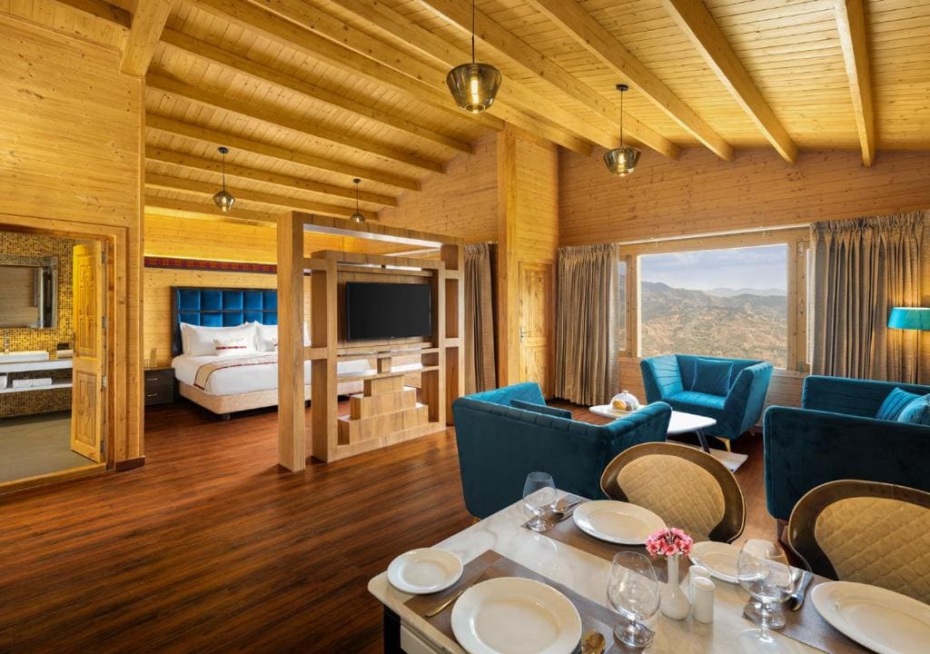 Executive Mountain View Suite with Private Balcony room - Image 2