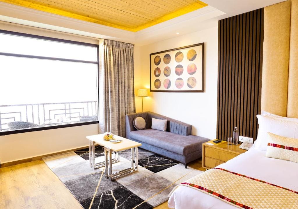 Executive Mountain View Suite with Private Balcony room - Image 1