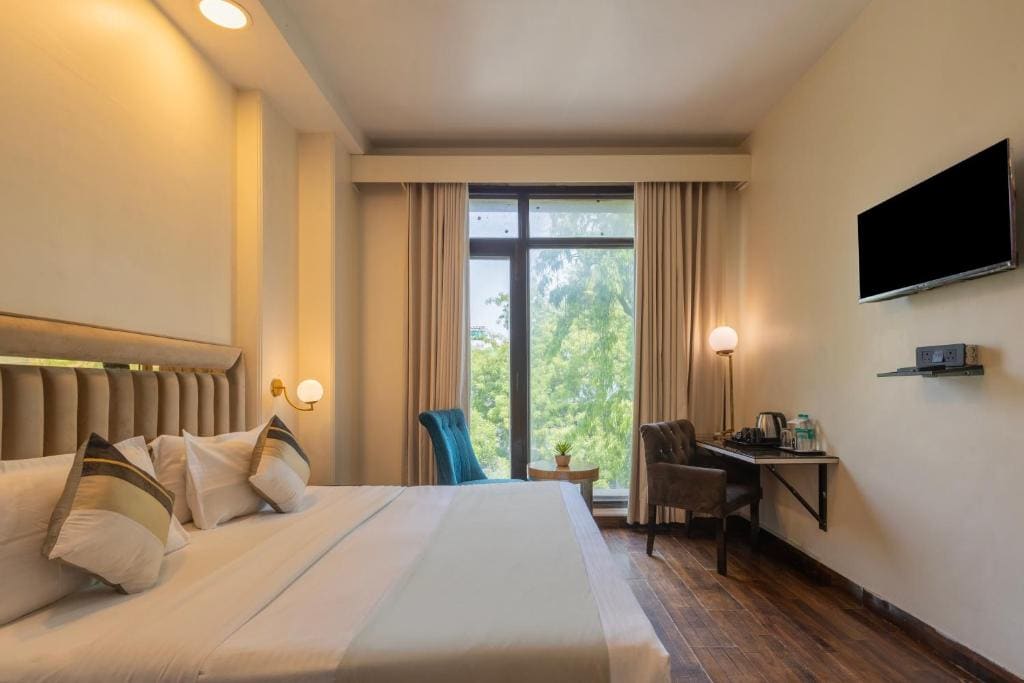 Deluxe Double Room room - Image 2