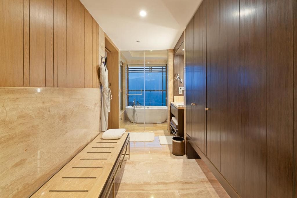 1 King Bed, Studio Suite - Enjoy INR 1,000 Signature Resort Credit per stay room - Image 3