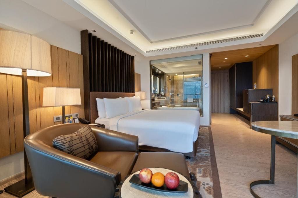 1 King Bed, Valley View, Guest Room - Enjoy INR 1,000 Signature Resort Credit per stay room - Image 3