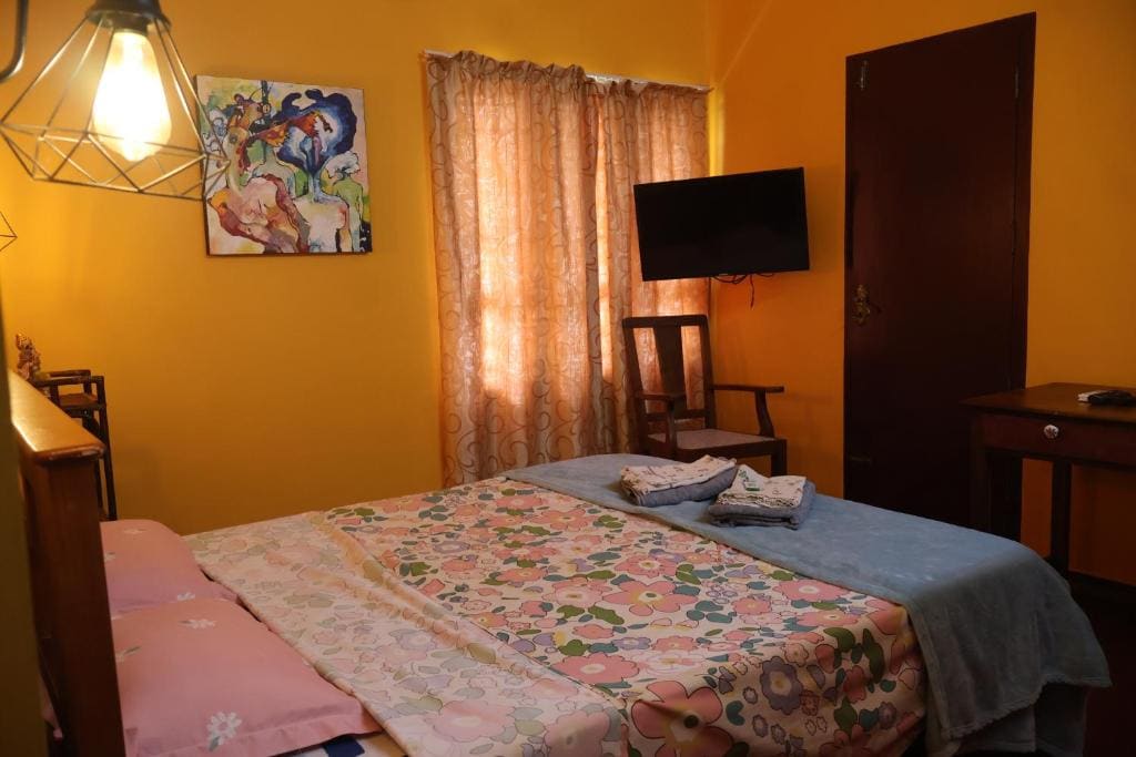 Deluxe Double Room with Side Sea View room - Image 2