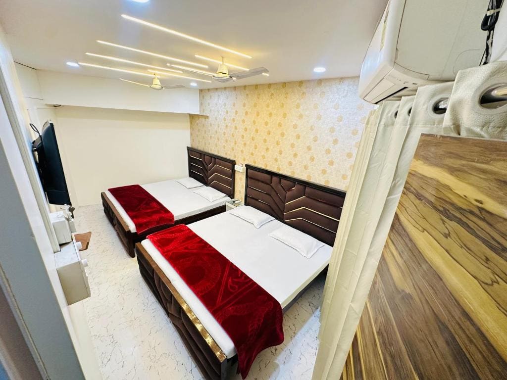 Deluxe Family Room room - Image 1