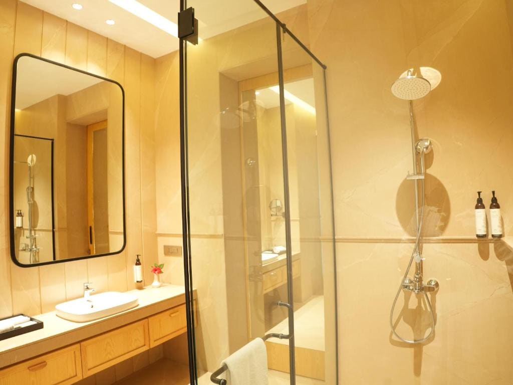 Suite with Private Pool room - Image 3