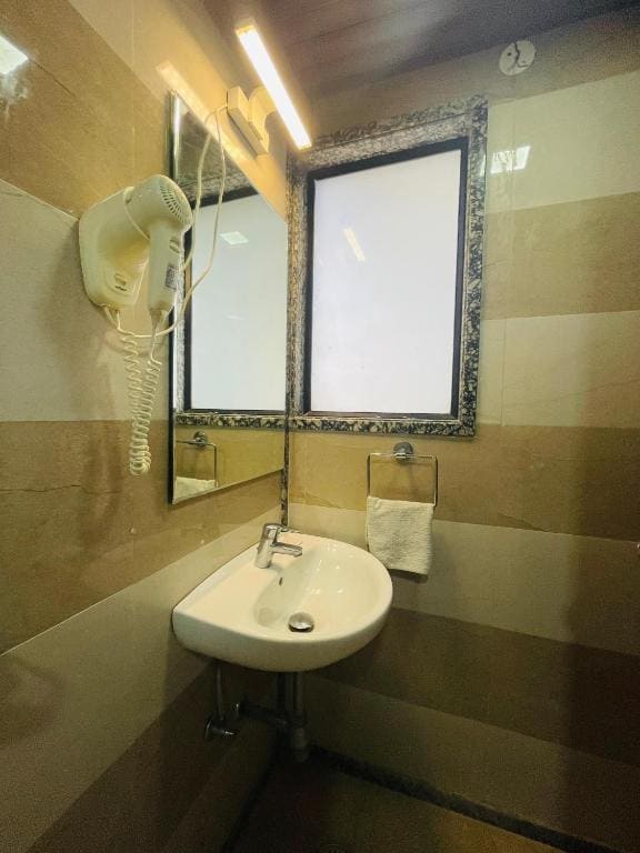 Standard Double Room room - Image 2