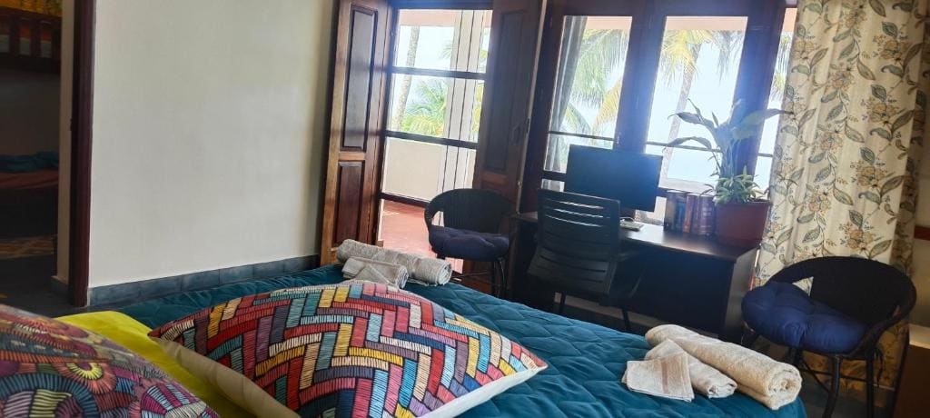 Deluxe Quadruple Room room - Image 1