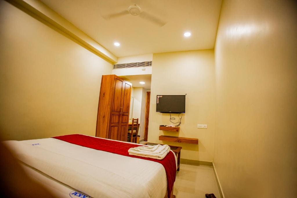 Deluxe Suite room - Image 3
