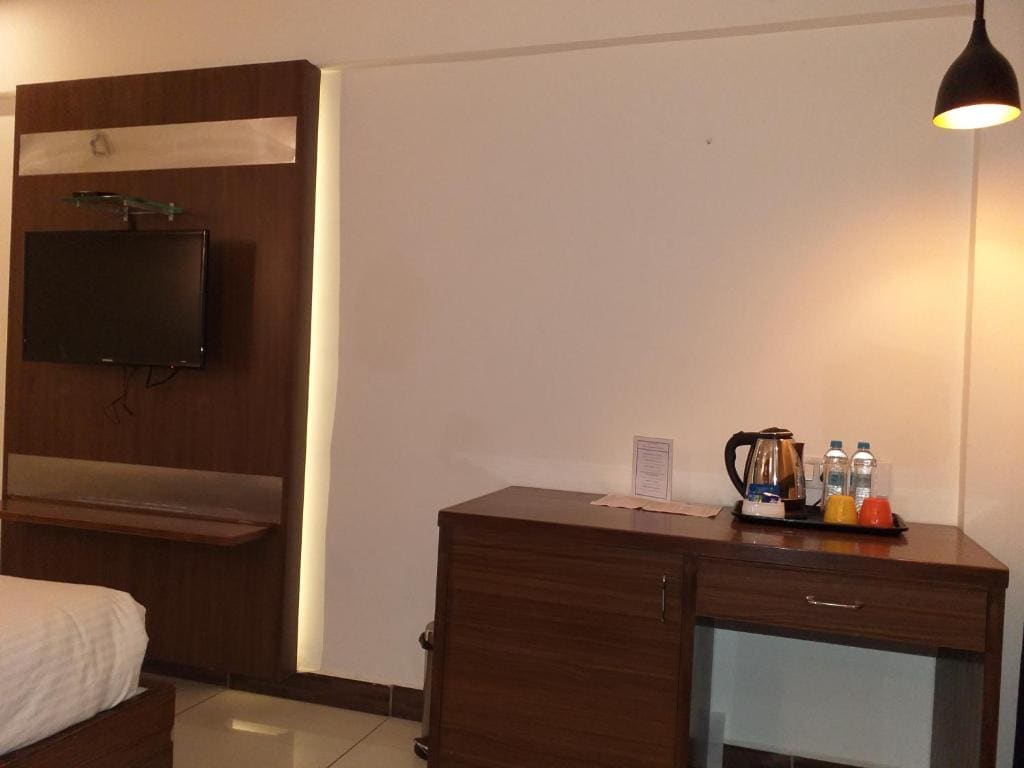 Superior Double or Twin Room with City View room - Image 1