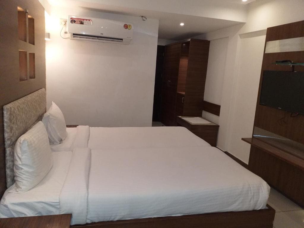 Superior Single Room room - Image 1