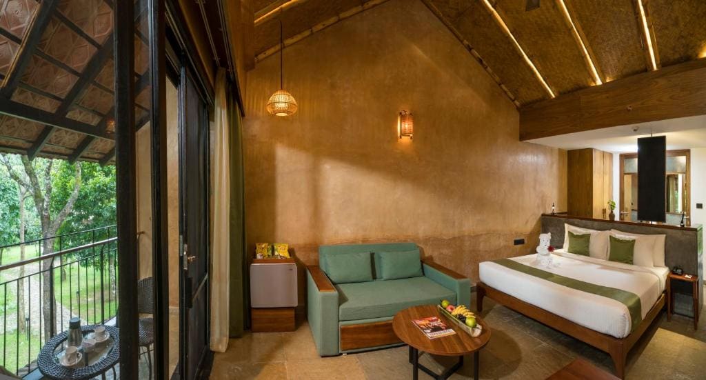 Deluxe Double Room with Balcony room - Image 2