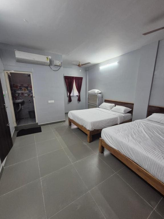 Family Room room - Image 1