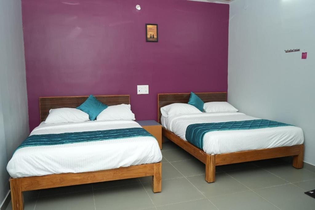 Family Room room - Image 2