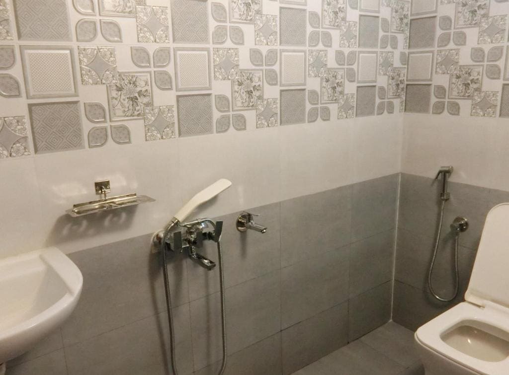 Double or Twin Room with Bathroom room - Image 2
