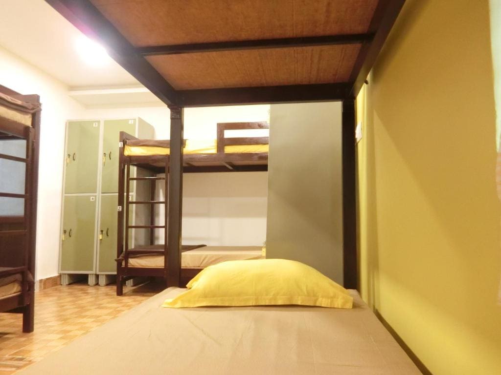 Quadruple Room with Private Bathroom room - Image 2