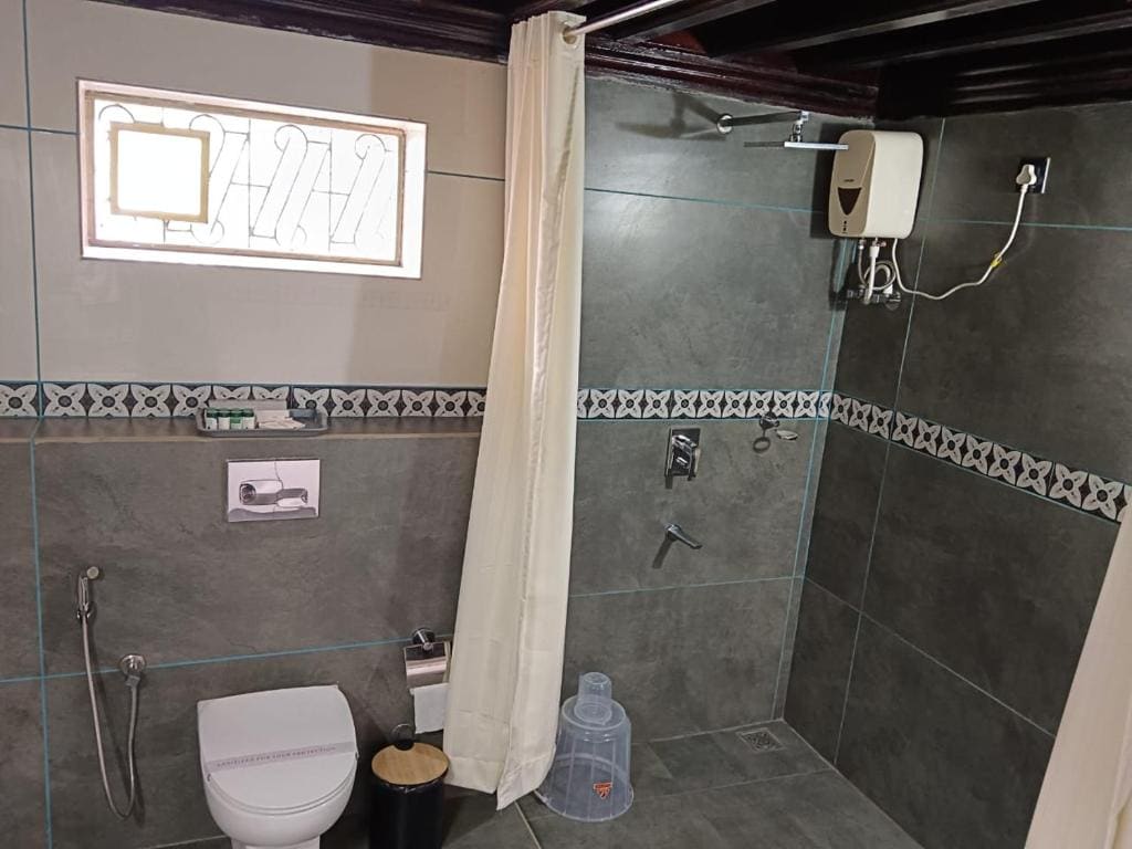 Standard King Room room - Image 2