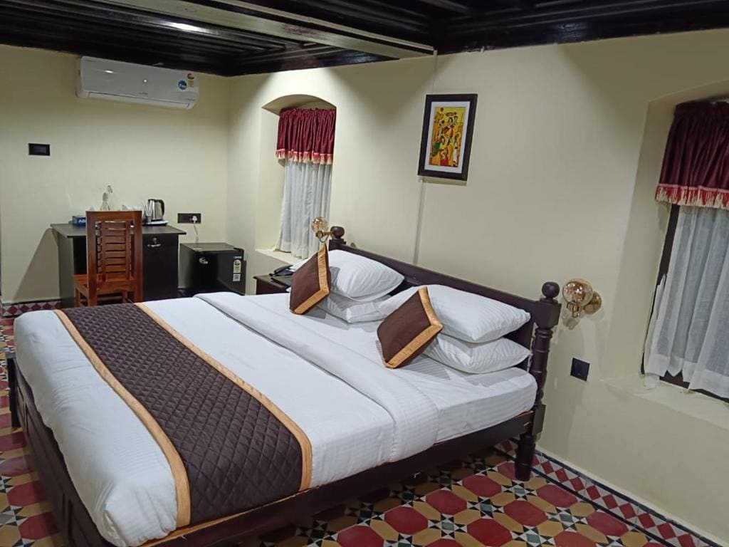 Standard King Room room - Image 1