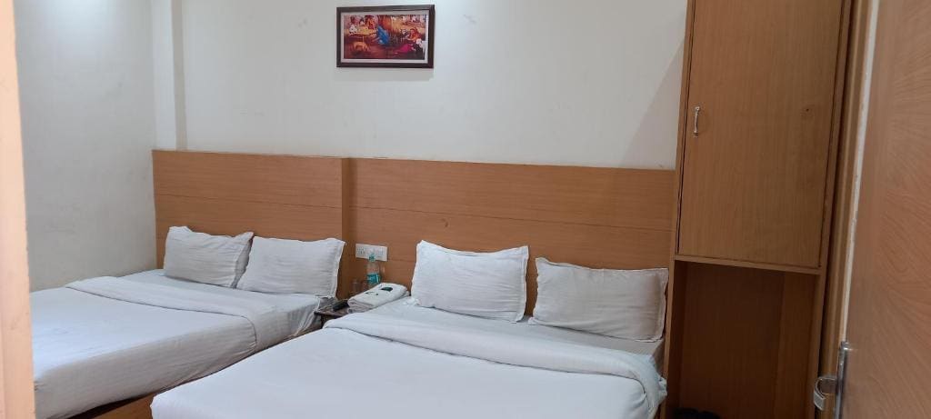 Deluxe Family Room room - Image 1