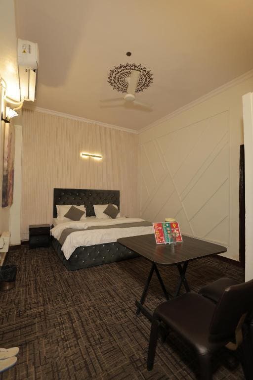 Deluxe Room room - Image 1