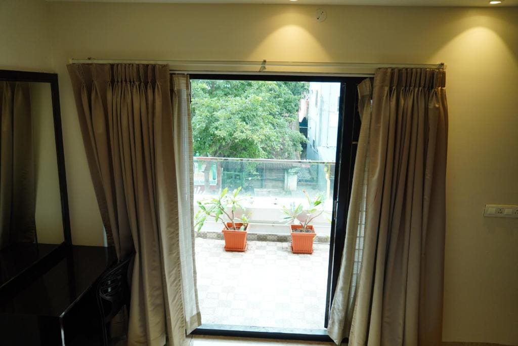 Family Room with Balcony room - Image 1