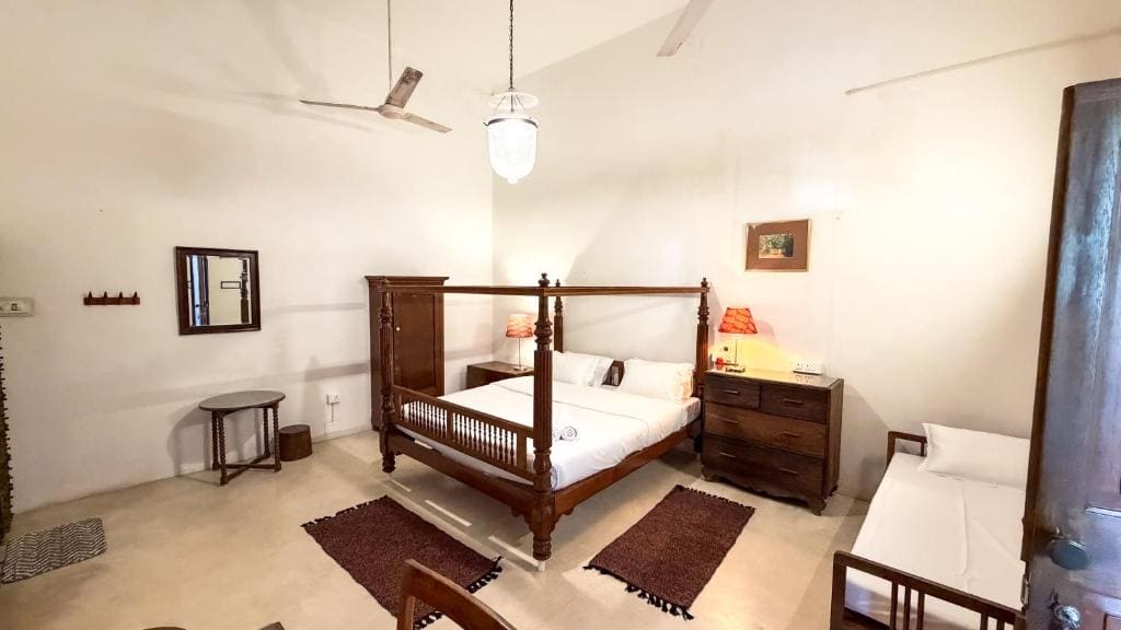 Classic Triple Room room - Image 3